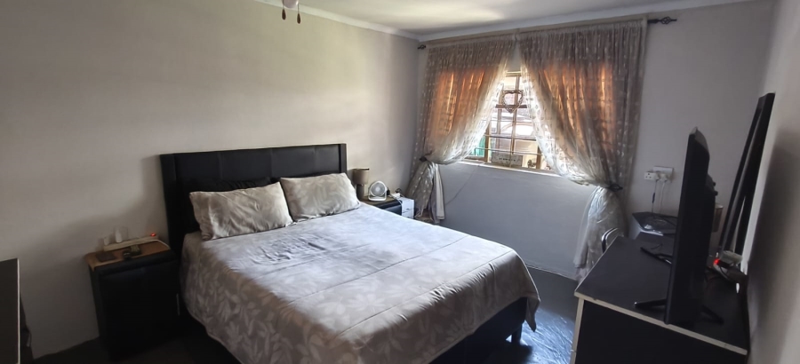 2 Bedroom Property for Sale in Geelhoutpark North West